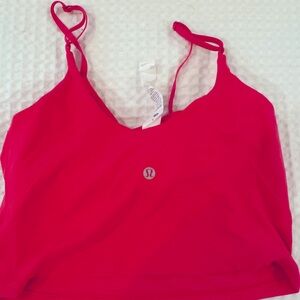 Lululemon Fuscia Tank Top
Size 8
Excellent condition